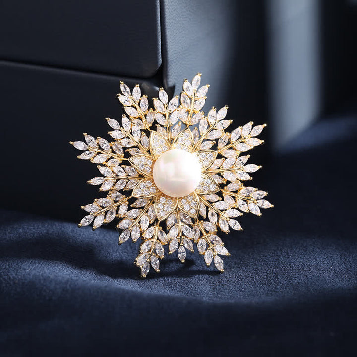 Schneeflocken-Perlenblumenbrosche für Frauen