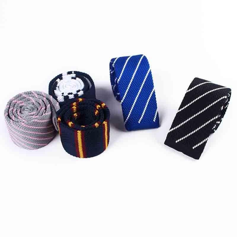 Herren diagonal gestreifte gestrickte Krawatte
