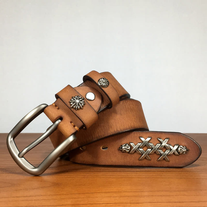 Retro-Herrengürtel mit dekorativer Gravur und Nieten aus Leder