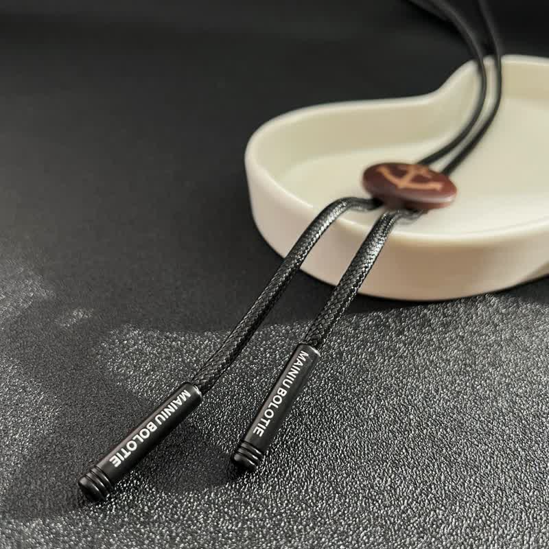 Boots-Anker Holzanhänger Cowboy Bolo Tie