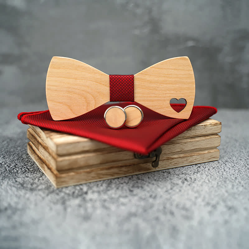 3er Set aus Holzfliege in Herzform für Herren