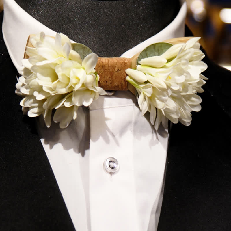 Herren Fliege aus reinweißer künstlicher Blume und Holz