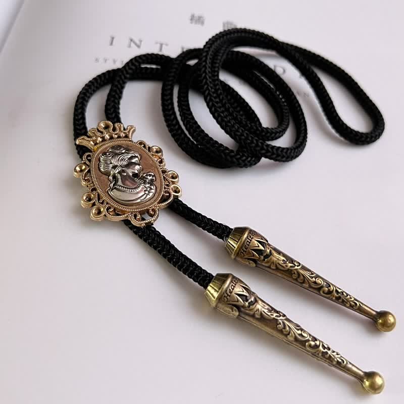 Beauty Portrait Kopf Cowboy Anhänger Bolo Krawatte