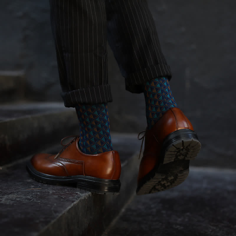 Baumwollsocken mit kontrastierendem Dreiecksmuster