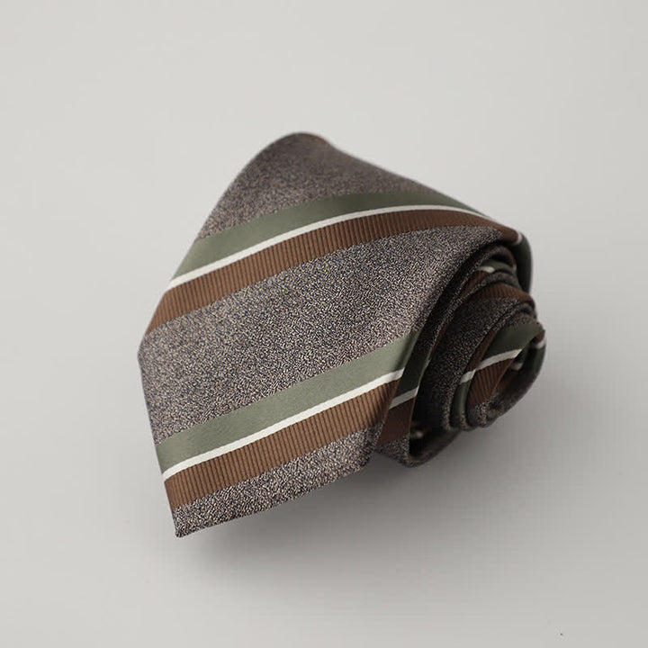 Britische Krawatte für Herren im Kaffee-Grün-Braun-Streifenmuster