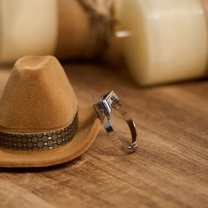 Ring-Set mit Longhorn-Bullenanhänger und versteckter Klinge