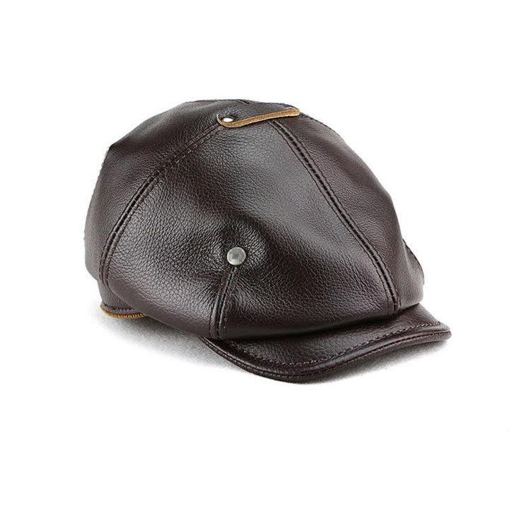 Schicke Baskenmütze aus Leder mit Nieten im Künstler-Maler-Look