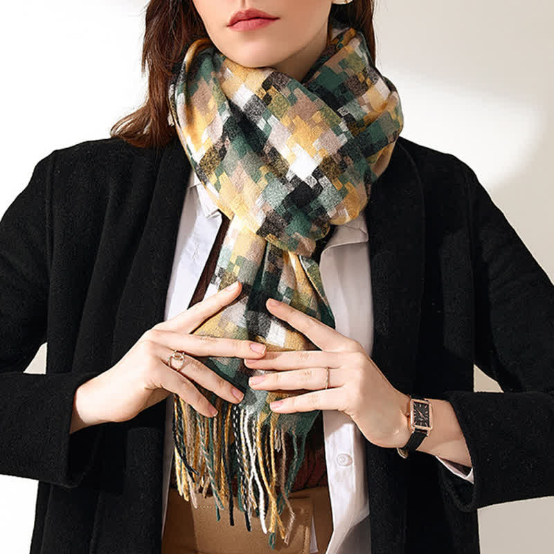 Mehrfarbiger weicher Unisex-Schal mit Fransen in Puzzleform