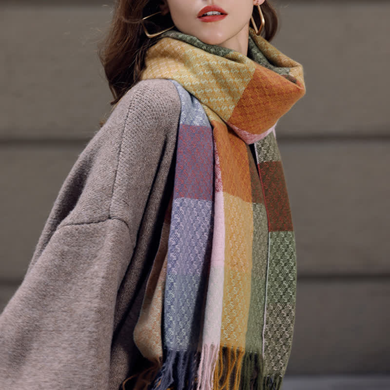 Unisex-Schal mit kontrastierenden Farben und elegantem Karomuster und Fransen