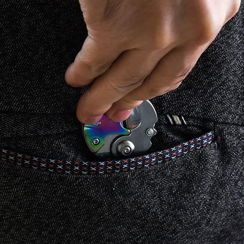 8-in-1-Mehrzweckmesser-Schraubendreher EDC-Werkzeug-Schlüsselanhänger