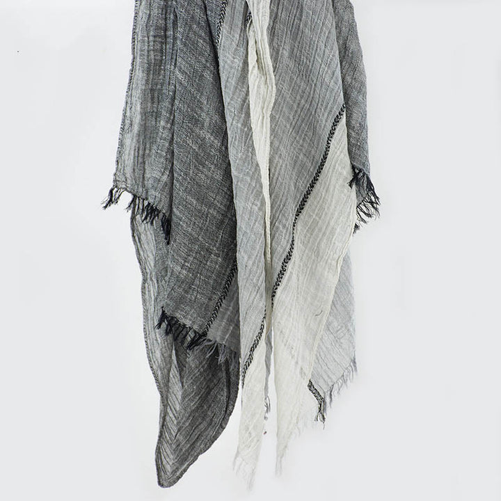 Dreifarbiger, farblich passender Faltenschal für den Sommer