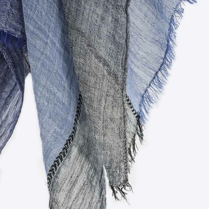 Dreifarbiger, farblich passender Faltenschal für den Sommer