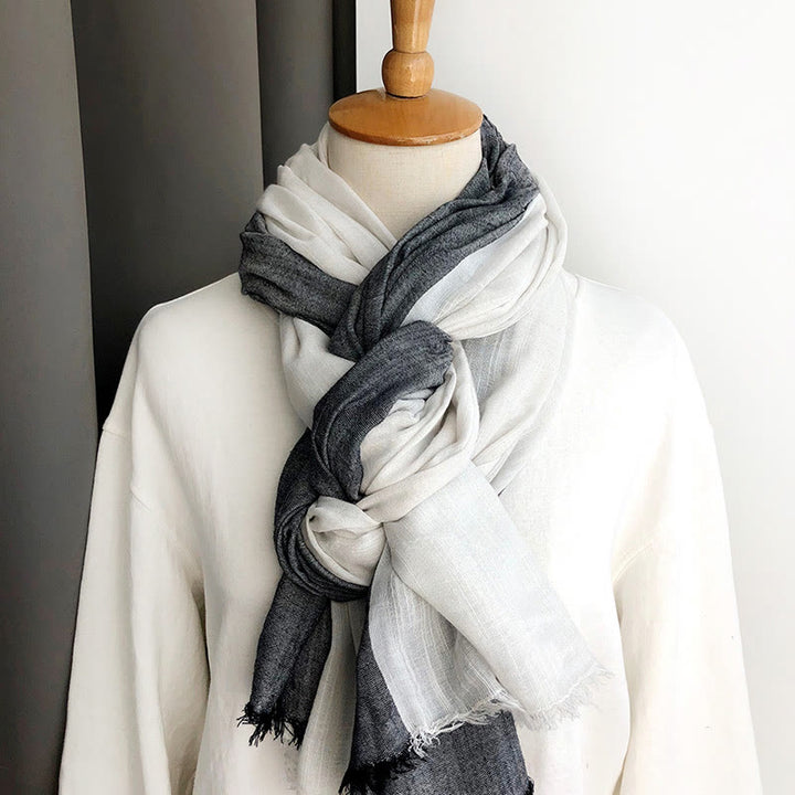 Dreifarbiger, farblich passender Faltenschal für den Sommer