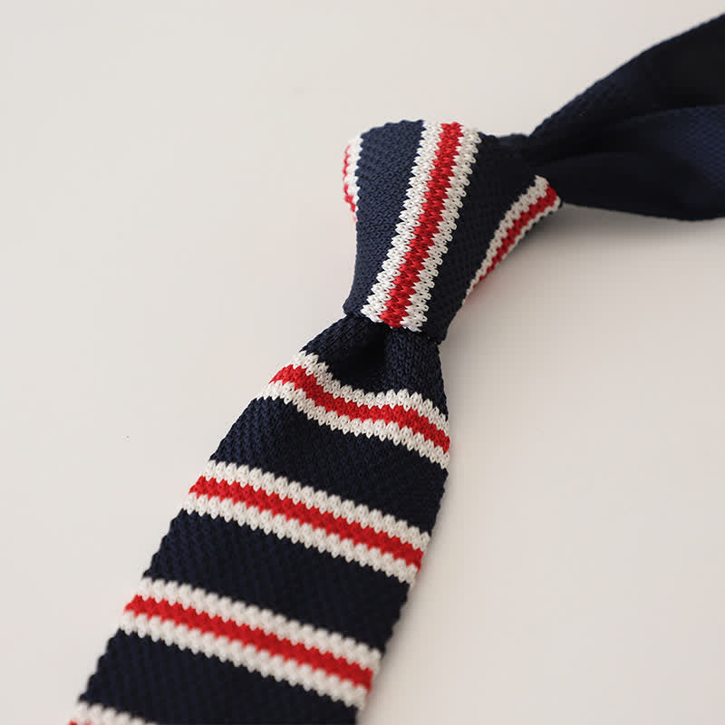 Gestreifte schmale Strickkrawatte für Herren