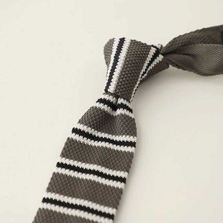 Gestreifte schmale Strickkrawatte für Herren