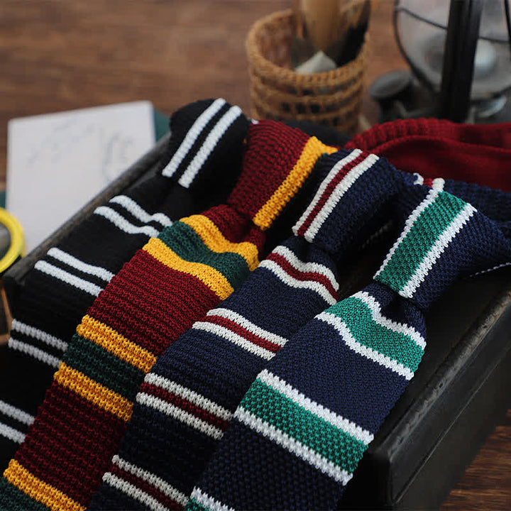 Gestreifte schmale Strickkrawatte für Herren