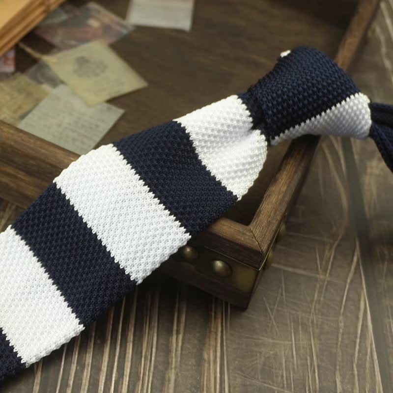 Gestreifte Strickkrawatte mit Farbblockmuster für Herren