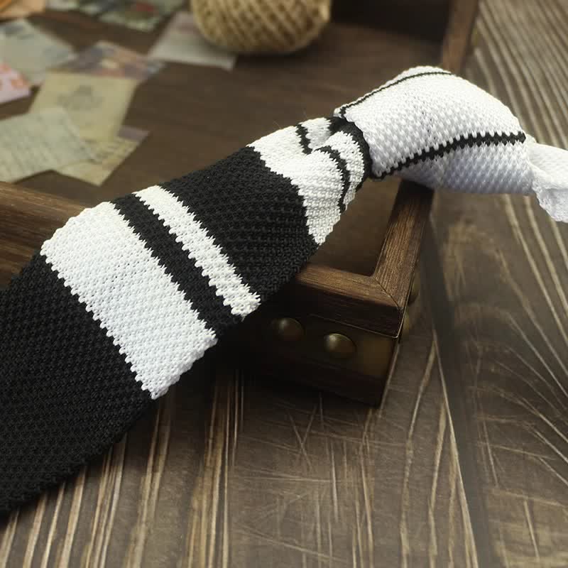 Gestreifte Strickkrawatte mit Farbblockmuster für Herren