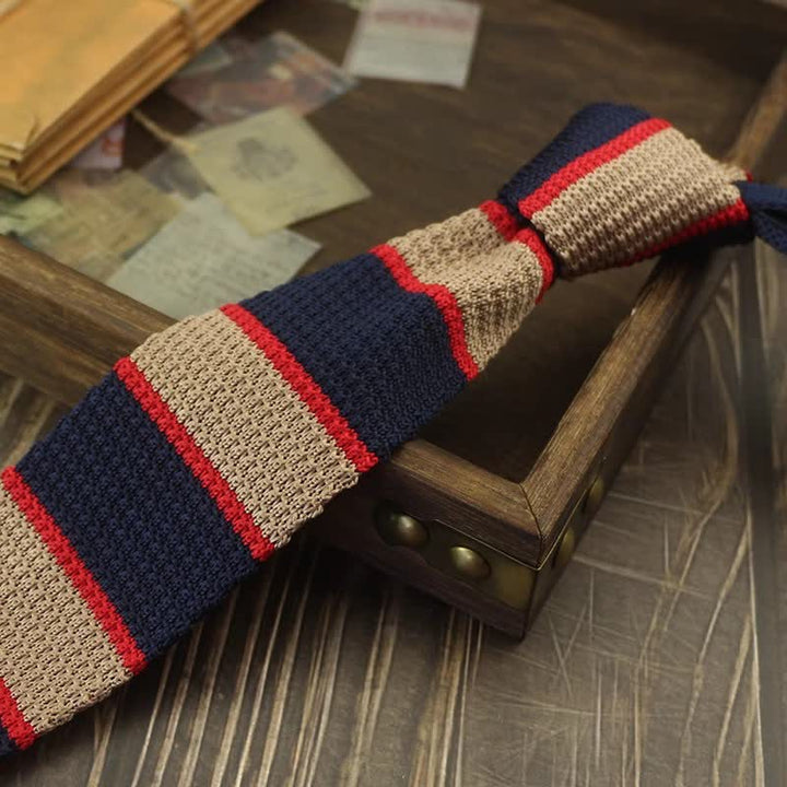 Gestreifte Strickkrawatte mit Farbblockmuster für Herren