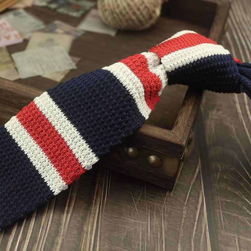 Gestreifte Strickkrawatte mit Farbblockmuster für Herren