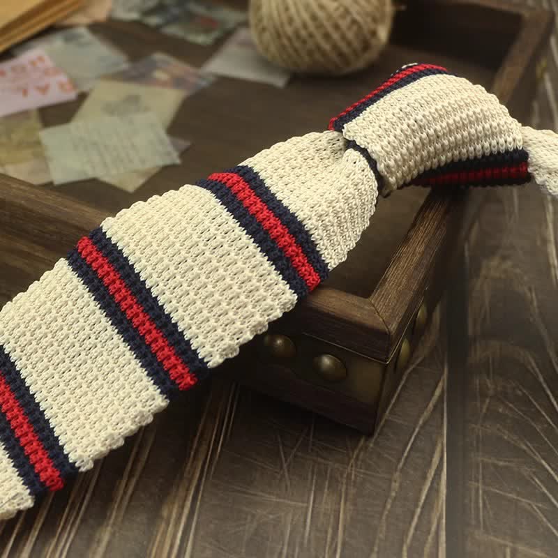 Gestreifte Strickkrawatte mit Farbblockmuster für Herren