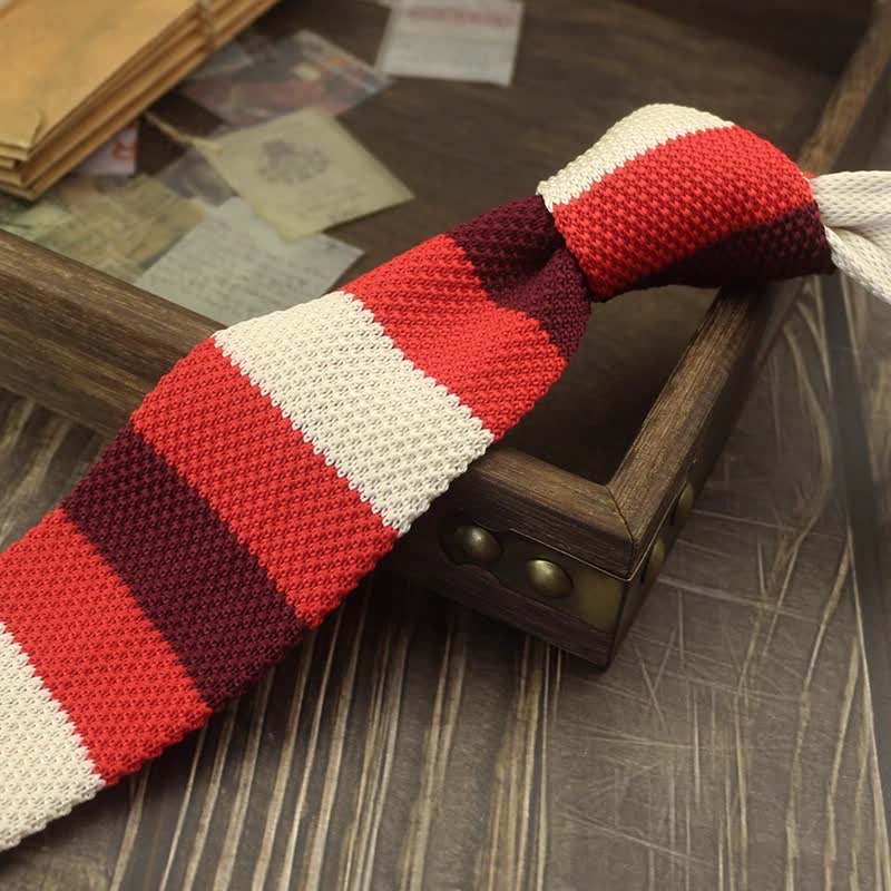 Gestreifte Strickkrawatte mit Farbblockmuster für Herren