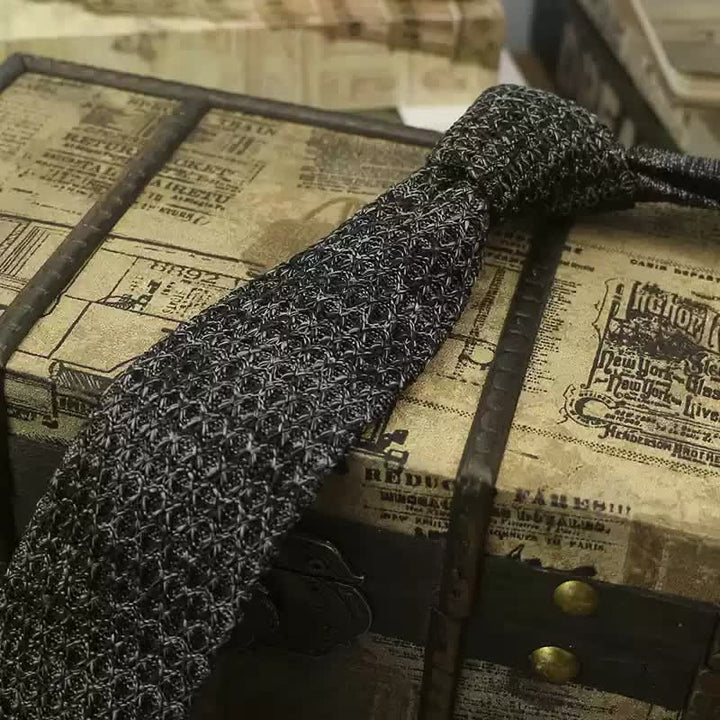 Bunte, dunkle Strickkrawatte für Herren