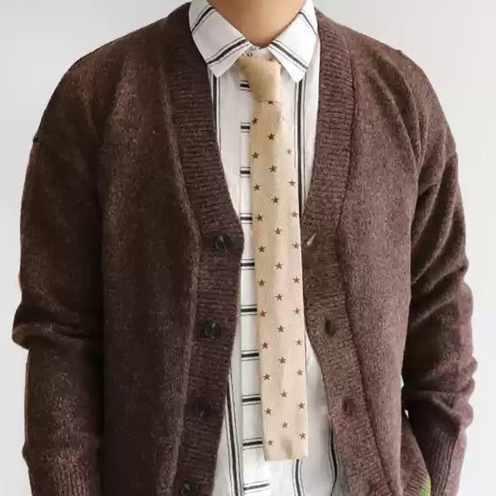 Strickkrawatte für Herren mit Sternenmuster in Latte-Cappuccino
