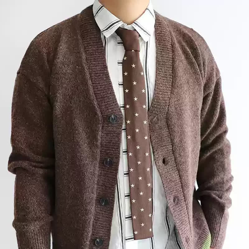 Strickkrawatte für Herren mit Sternenmuster in Latte-Cappuccino