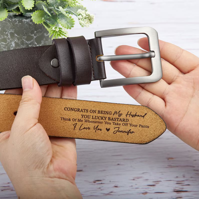 Personalisierter Ledergürtel mit eingravierten Namen, herzliches Geschenk