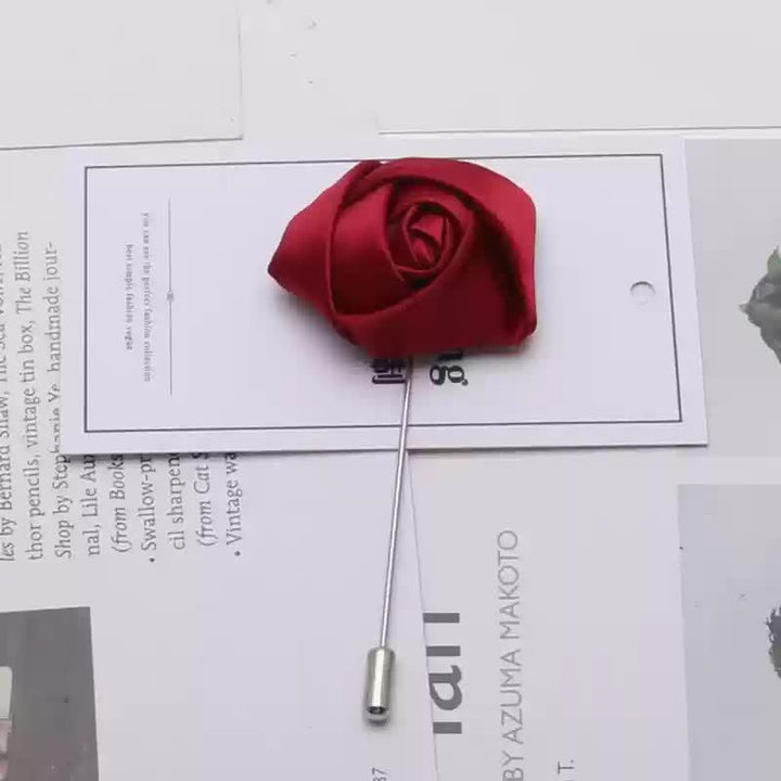 2-teiliges Herren-Fliege-Set mit goldenen Metallperlen und Blumendekor, rote Corsage