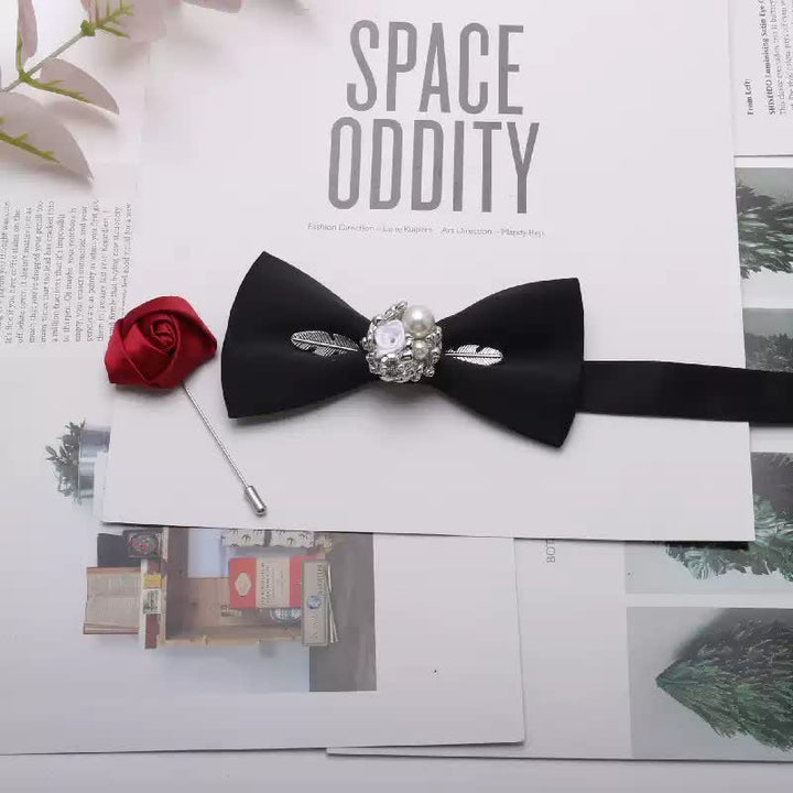 2-teiliges Herren-Fliege-Set mit goldenen Metallperlen und Blumendekor, rote Corsage