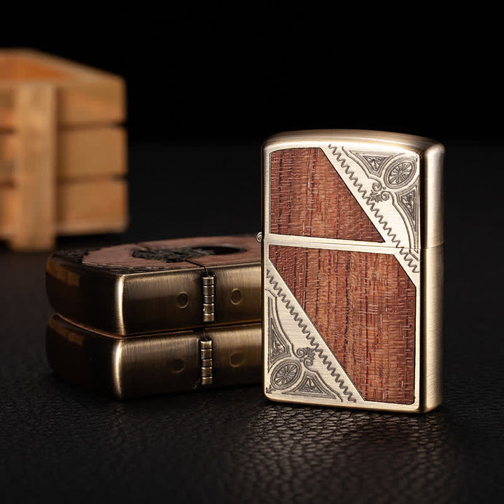 Nachfüllbares Kerosinfeuerzeug mit geschnitztem Retro-Muster aus Holz