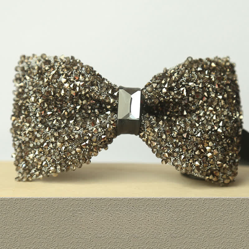 Herren Fliege mit mehrfarbigen Steinen und Kristallen