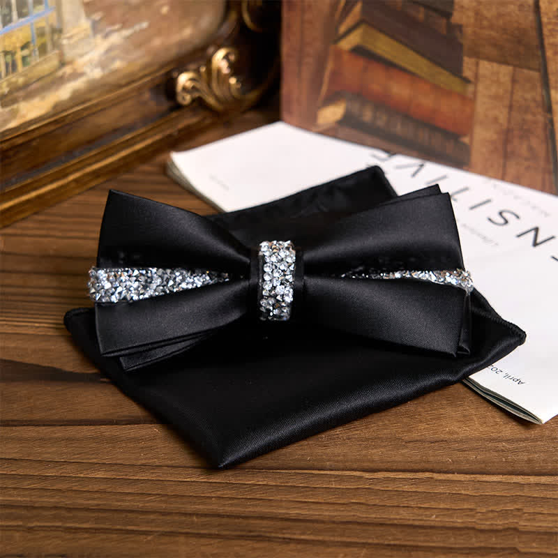 Herren-Set aus Satin mit Fliege und Einstecktuch und glänzendem Strass