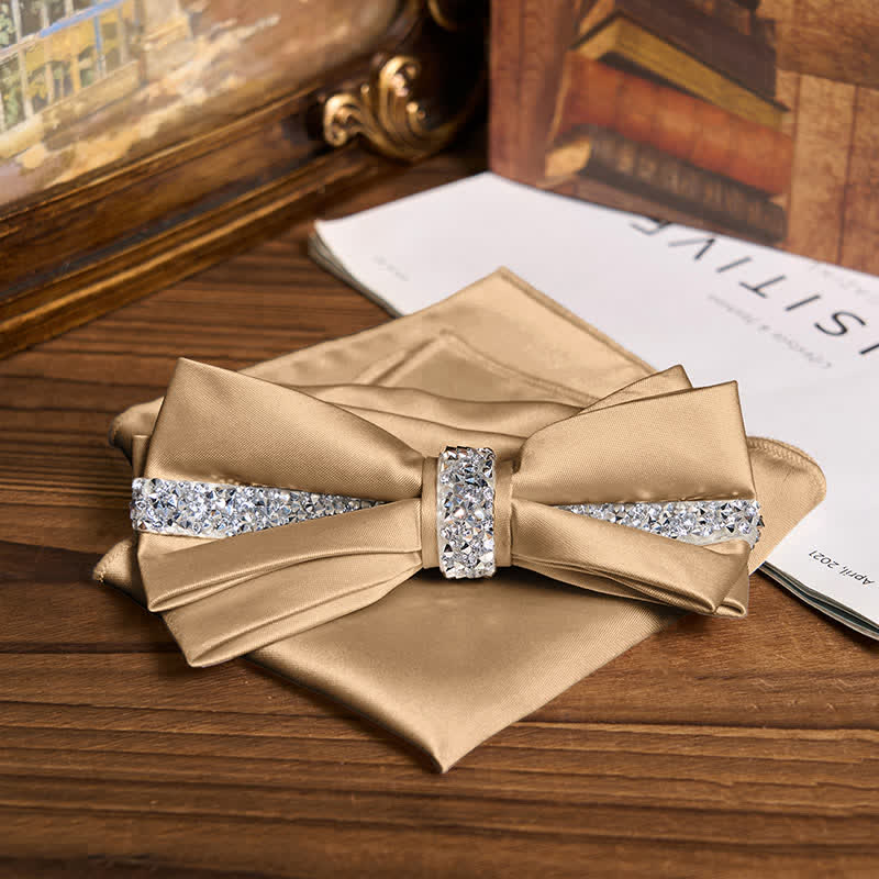 Herren-Set aus Satin mit Fliege und Einstecktuch und glänzendem Strass
