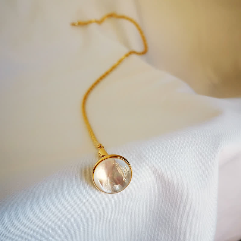 Herren-Anzugbrosche mit natürlicher Muschelkette und hängender Kette