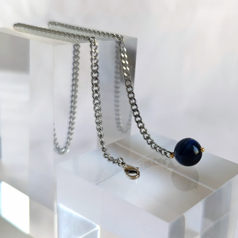 Herren-Anzugbrosche mit 18 Karat vergoldetem Naturstein und hängender Kette