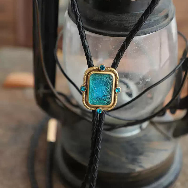 Bolokrawatte im Retro-Palaststil mit Meereslandschaft in Blau und Grün