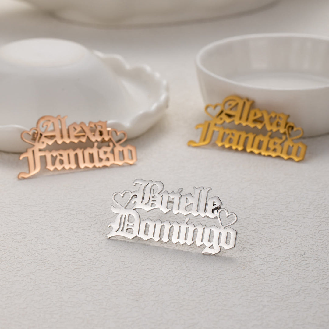 Benutzerdefinierte Zwei Namen Brosche Edelstahl Anzug Zubehör