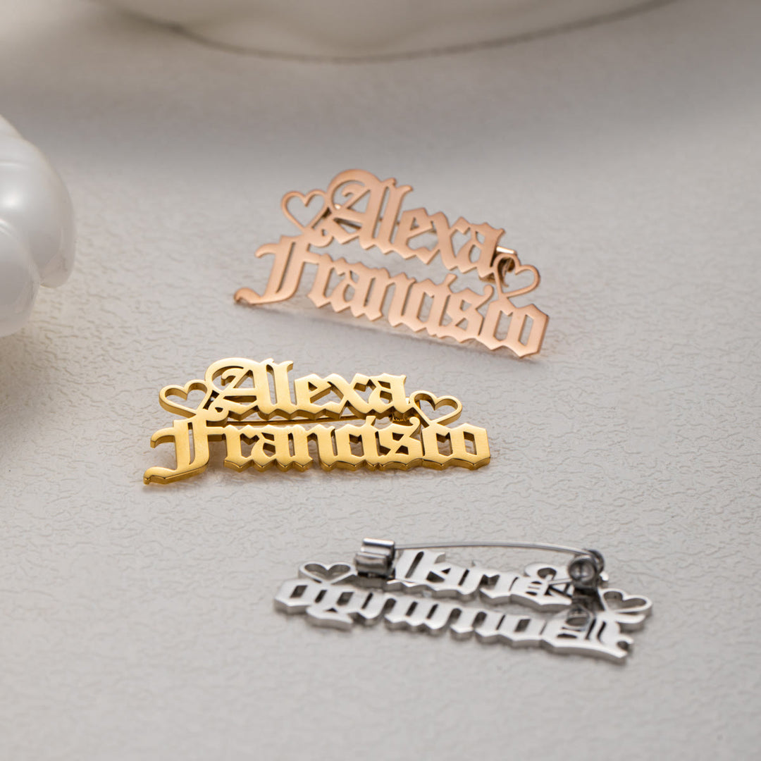 Benutzerdefinierte Zwei Namen Brosche Edelstahl Anzug Zubehör
