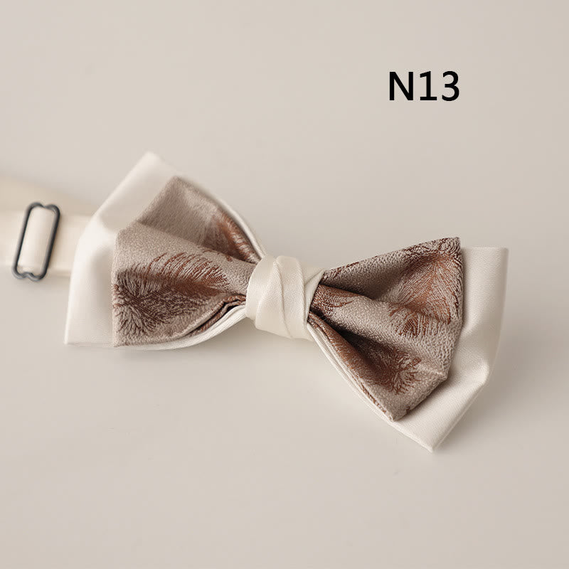 Beige gemusterte zweilagige Fliege aus Satin mit verstellbarem Riemen