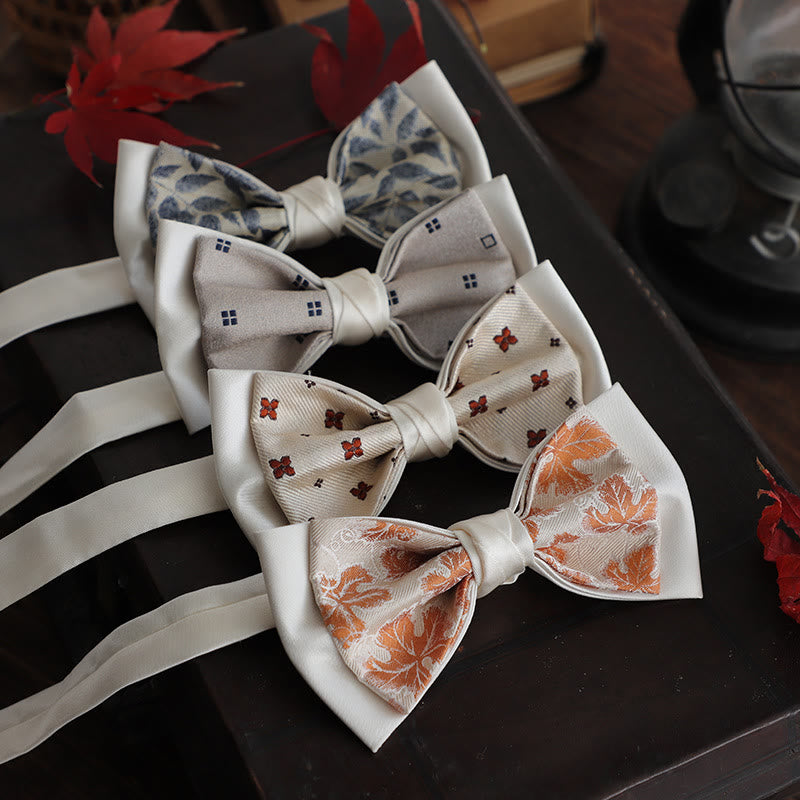 Beige gemusterte zweilagige Fliege aus Satin mit verstellbarem Riemen