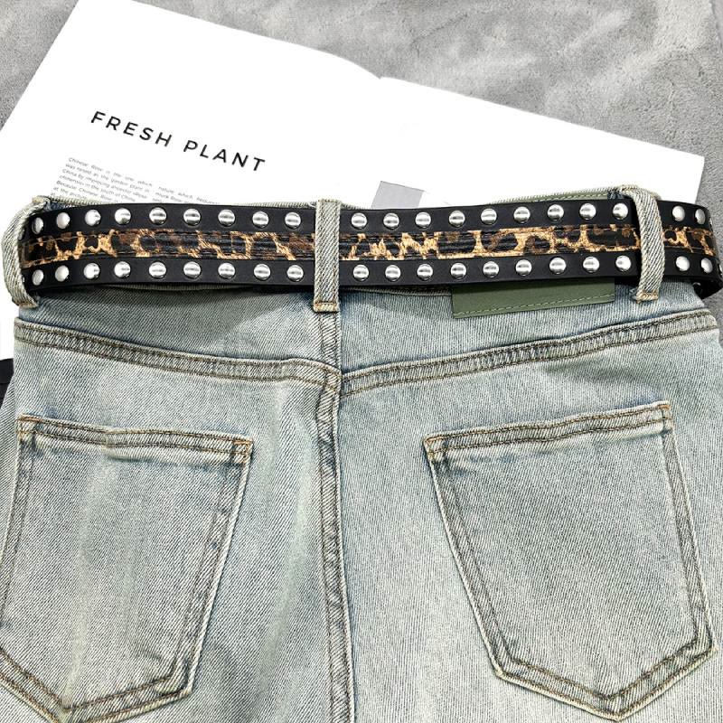 Damengürtel mit Leopardenmuster und Nieten aus Leder