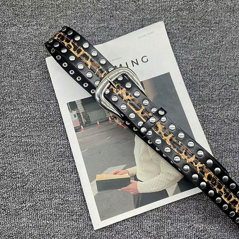 Damengürtel mit Leopardenmuster und Nieten aus Leder