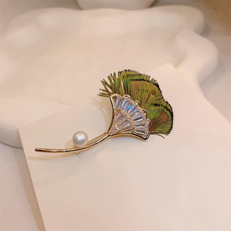 Grüne Brosche in Form eines Pfauenfeder-Gingkoblatts für Damen