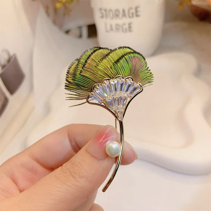 Grüne Brosche in Form eines Pfauenfeder-Gingkoblatts für Damen