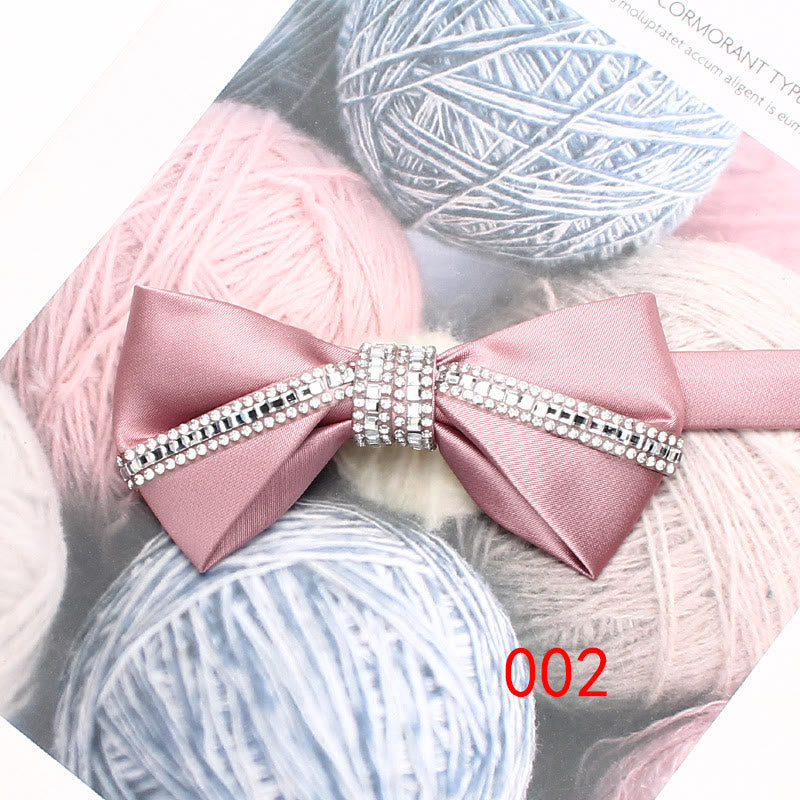 Fliege aus Seidensatin mit Glitzer und Diamanten und verstellbarem Riemen