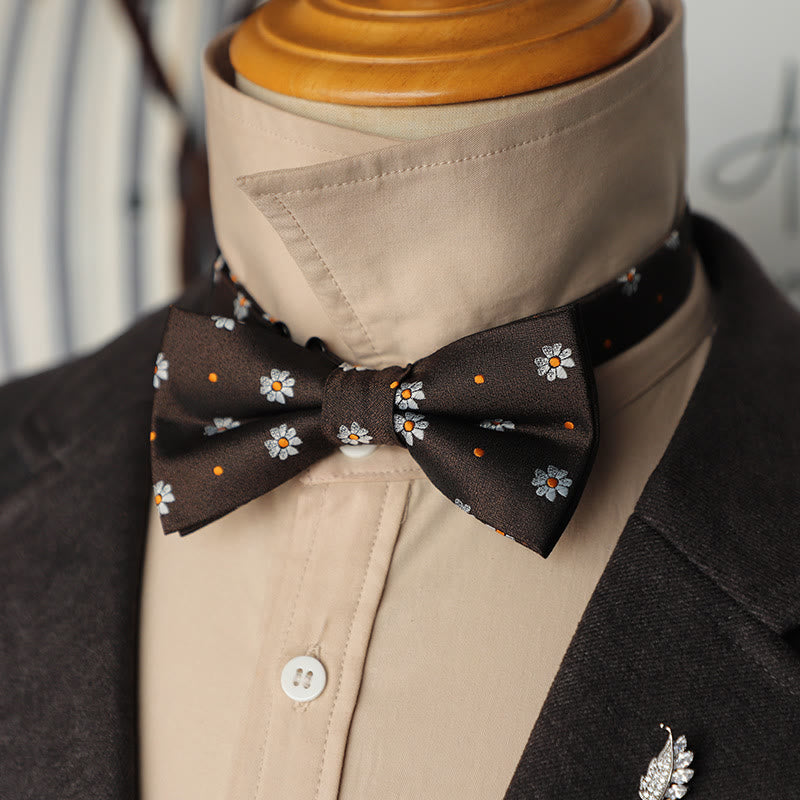 Vorgebundene Fliege mit verstellbarem Riemen und Retro-Blumendruck