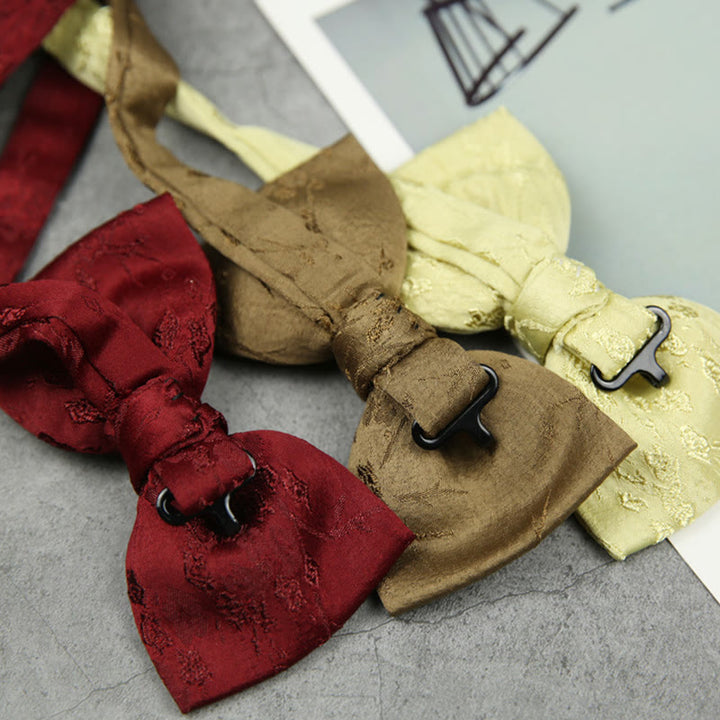 Doppellagige Jacquard-Fliege mit vorgebundenem, verstellbarem Riemen